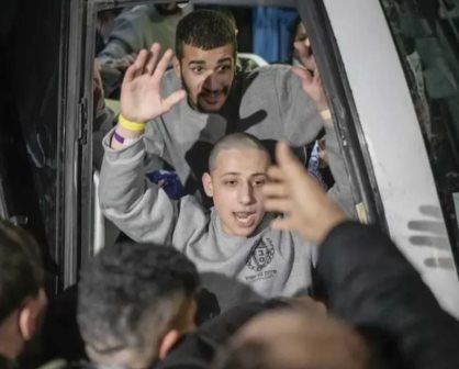 Israel liberará a 602 presos palestinos tras polémico canje de la familia Bibas