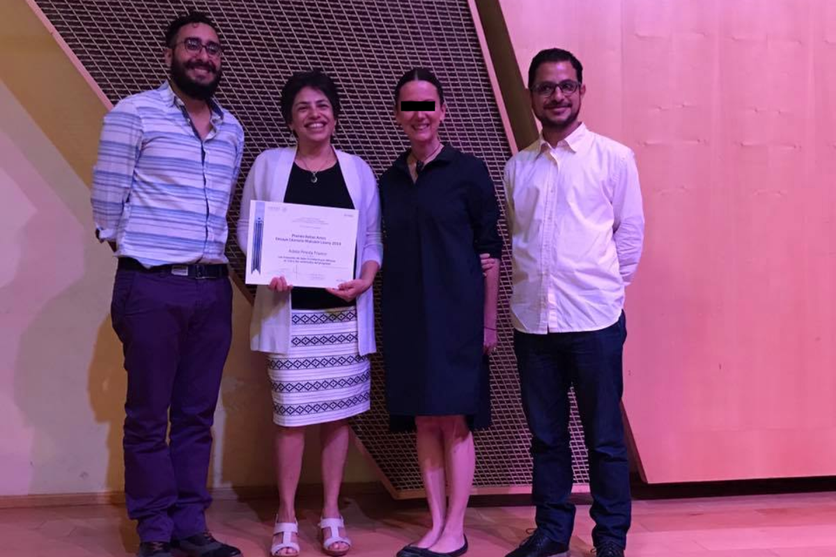 Entrega del premio Bellas Artes de Ensayo Literario Malcolm Lowry 2016 a Adela Pineda Franco en la Sala Manuel M. Ponce del Centro Cultural Jardín Borda en 2017.