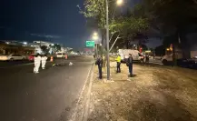Muere motociclista al derrapar con obras en Iztapalapa