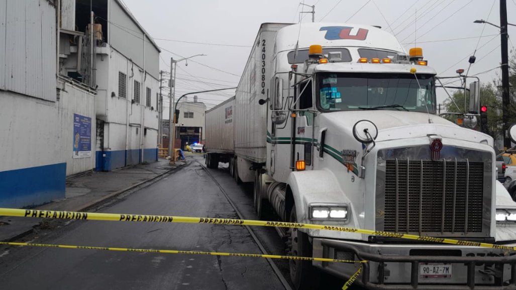 Hombre muere atropellado por un tráiler en colonia Bella Vista, Monterrey