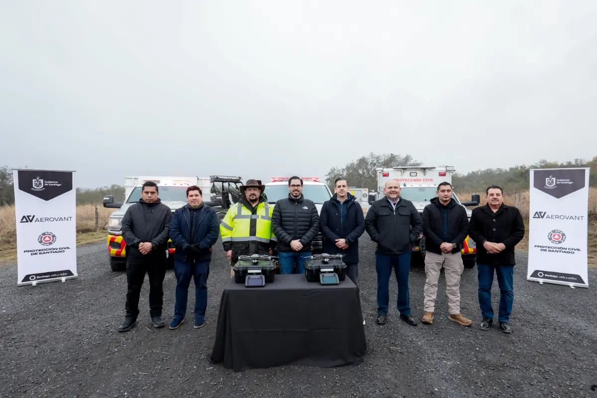 Autoridades de Santiago mostrando nuevo equipo para la seguridad del municipio Foto: Gobierno de Santiago