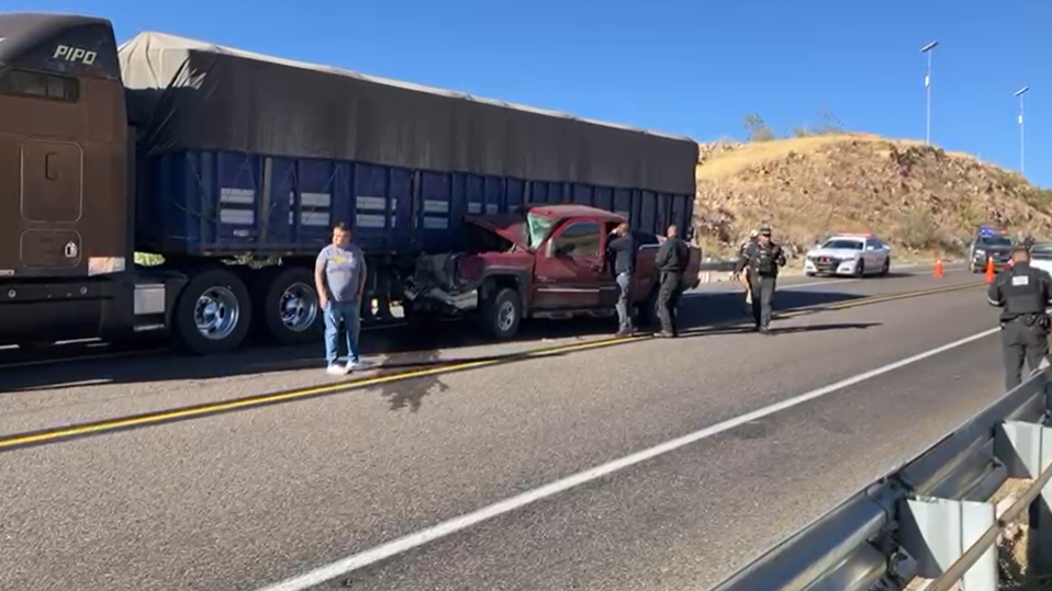 VIDEO | Pierde la vida en fuerte choque contra un tráiler en la Supercarretera Durango - Mazatlán