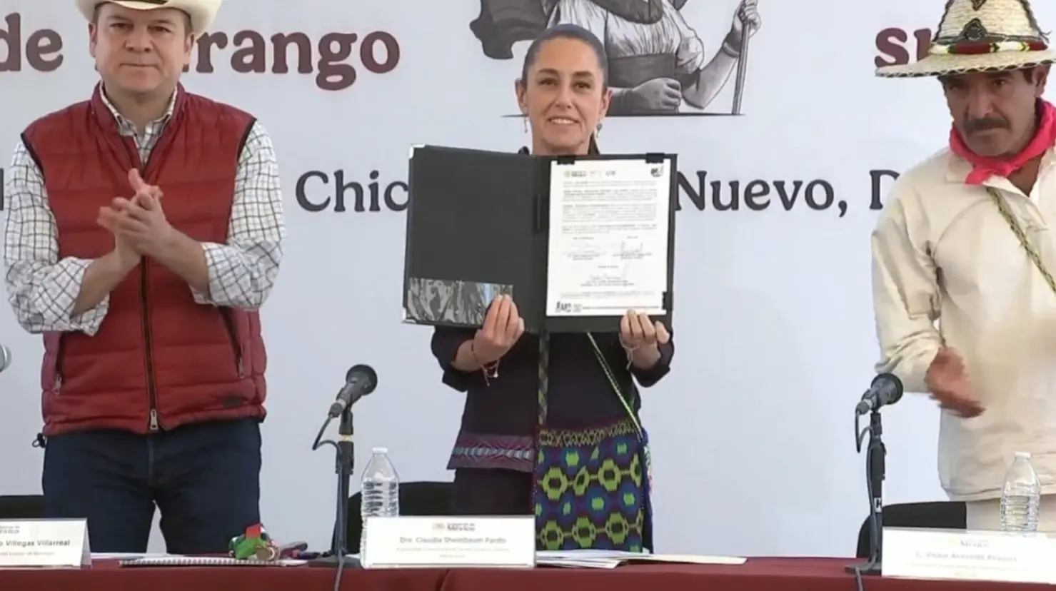 Foto: Captura de pantalla transmisión Facebook POSTA Durango. | Claudia Sheinbaum visitó el estado de Durango, y se firmó un convenio durante su primer evento, te decimos de que se trata.