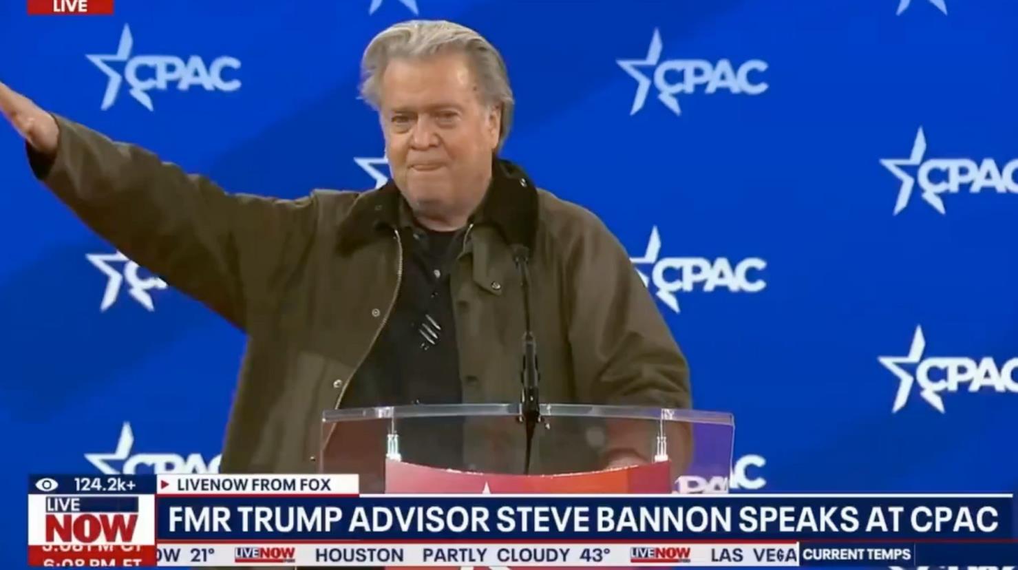 Steve Bannon, ex consejero de Trump, causa polémica con saludo nazi. Foto: Captura de pantalla CPAC