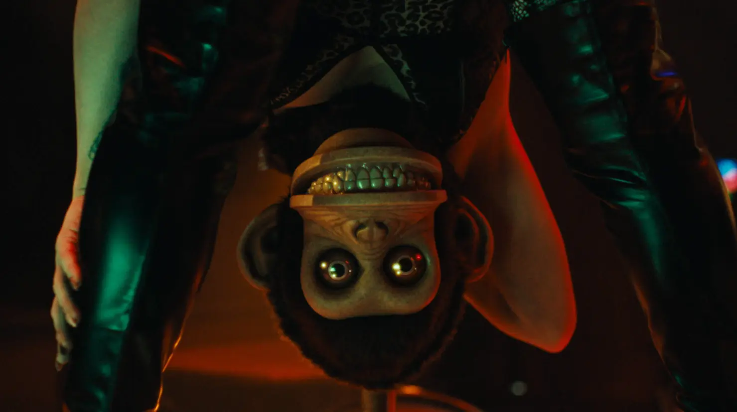 El Mono, cinta basado en un cuento de Stephen King, ya está en cines. Foto: Black Bear / Corazón Films