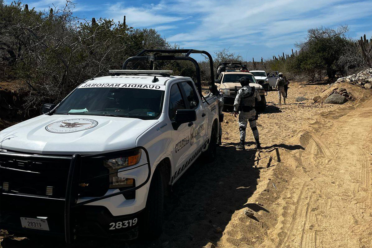 Autoridades acompañan a las buscadoras.