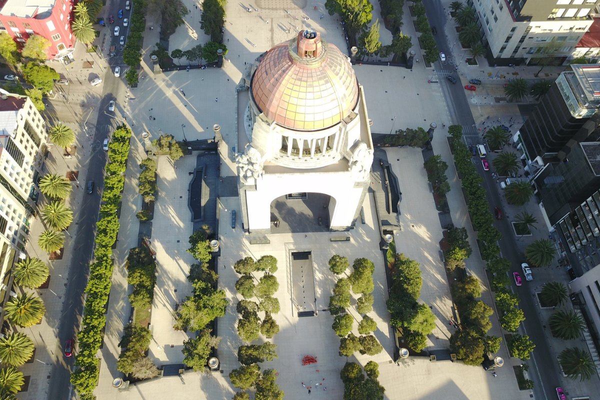 Monumento a la Revolución. Foto: @Facebook Monumento a la Revolución | Canva