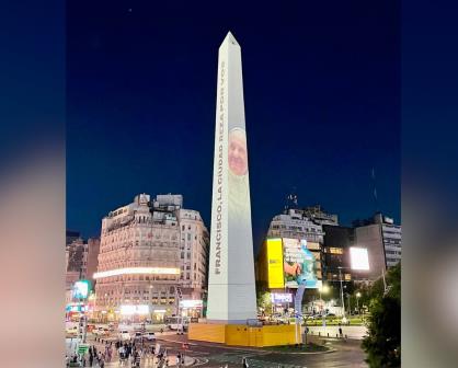 Usan Obelisco de Buenos Aires para dar mensaje al Papa Francisco