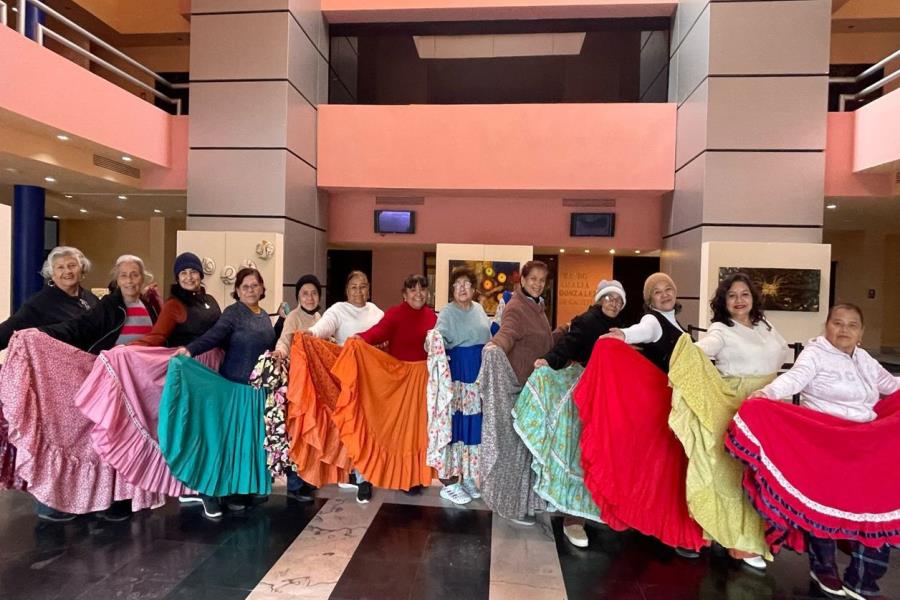 Conoce el grupo de danza folclórica conformado por abuelitas