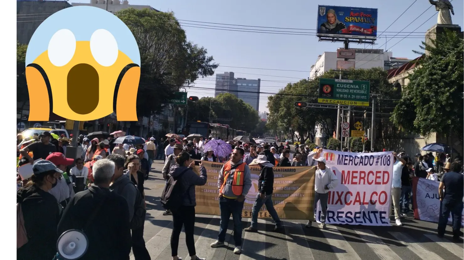 Locatarios de mercados públicos manifestándose en CDMX emoji sorpresa I Foto: X(@PescaditosM) I Canva