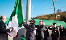 David de la Peña destaca el simbolismo histórico de la Bandera de México en Santiago