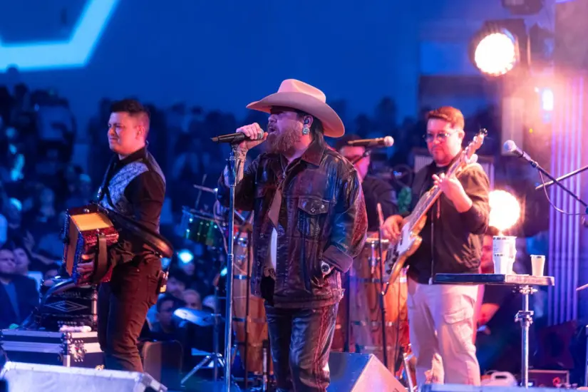 Grupo La Firma será quien sustituya a los Kumbia Kings en el Carnaval Tamaulipas 2025. Foto: Facebook @GrupoLaFirmaOficial