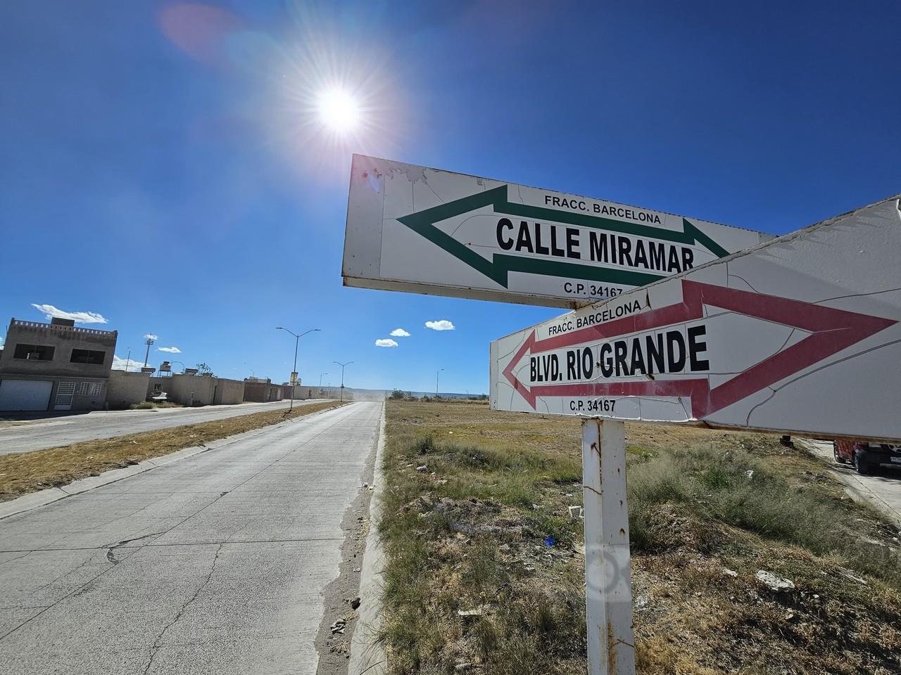 Iniciaron los trabajos de pavimentación de la avenida Río Grande en el tramo que conecta con la carretera a México | Foto: Isaura Retana (Archivo POSTA Durango).