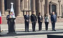 Samuel García encabeza ceremonia por el día de la Bandera