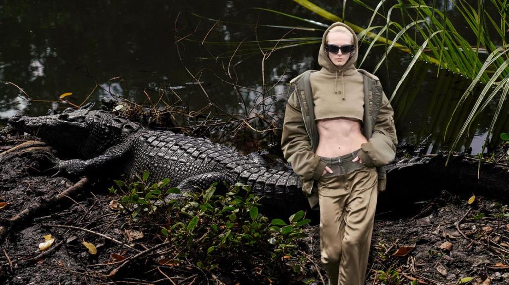 Supermodelo Alex Consani en el Tour Nocturno de Río Lagartos Yucatán