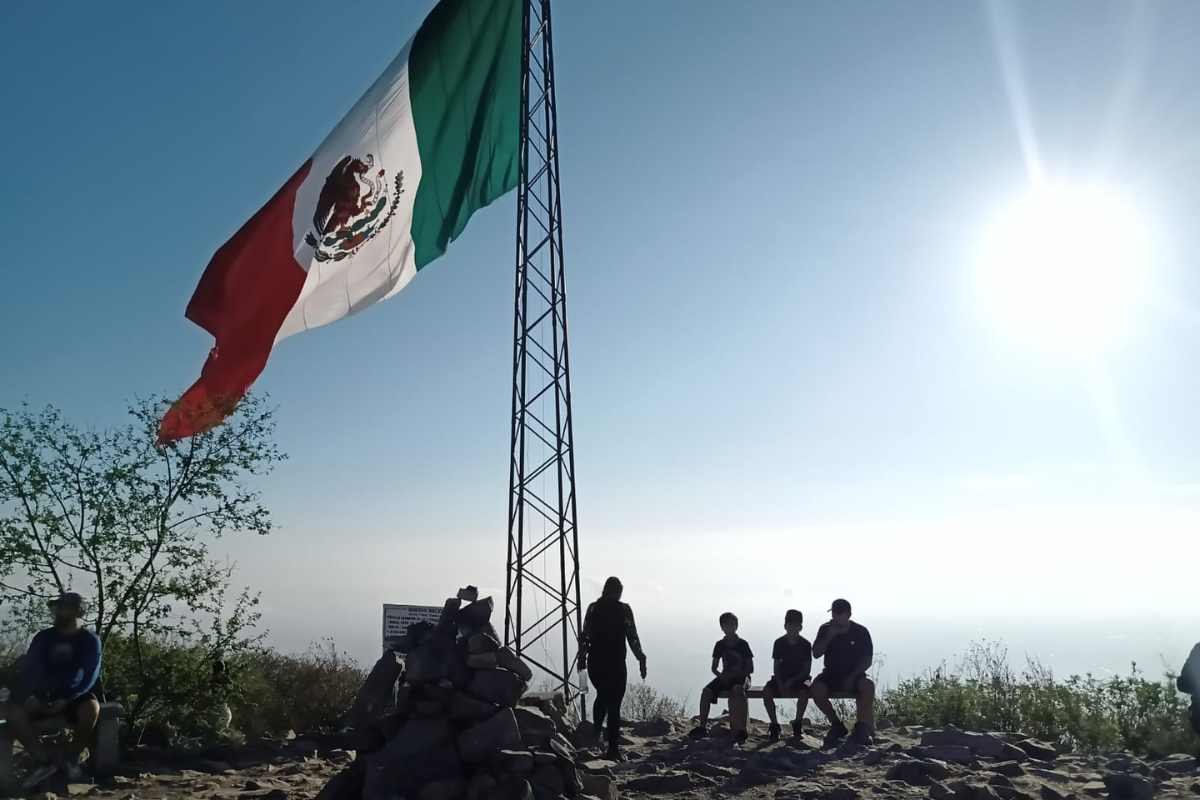 La Bandera es una de las cimas de la Sierra Madre Oriental en Victoria, donde se ubica el asta bandera que caracteriza a la ciudad. Foto: Daniel Espinoza