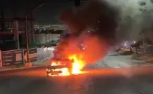 VIDEO | Falla mecánica genera incendio de carro en Cumbres, Monterrey