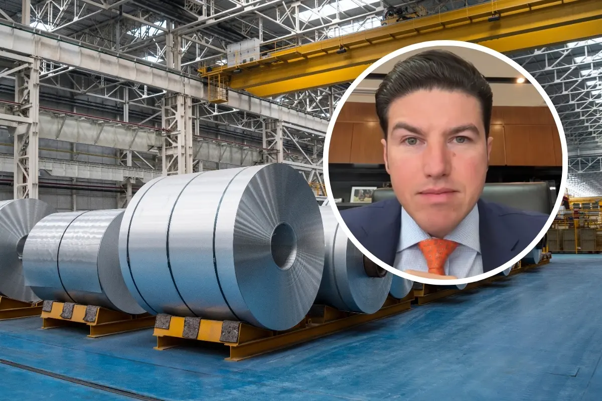 Rollos de acero y el gobernador de Nuevo León, Samuel García. Foto: Composición Canva