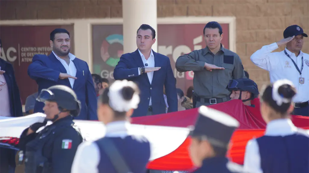 Manuel Guerra Cavazos exalta el orgullo mexicano en Día de la Bandera en García