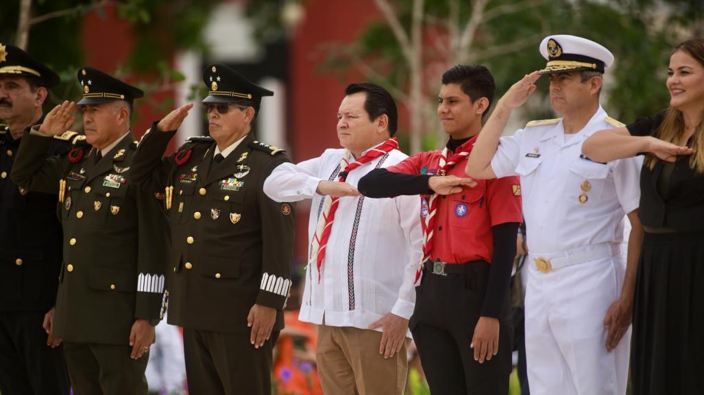 Conmemoran el 204 aniversario del Día de la Bandera en Yucatán