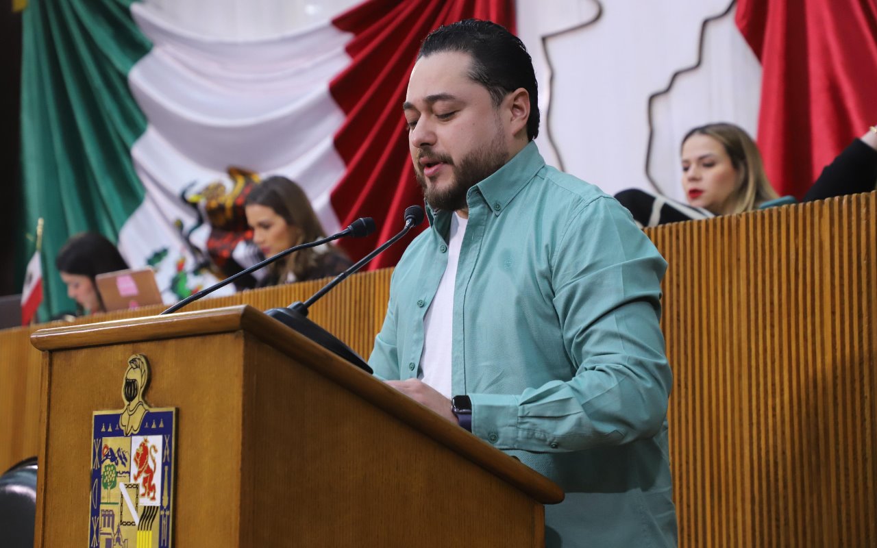 Miguel Lechuga ha presentado una iniciativa de reforma para tipificar como ejercicio ilícito el anuncio o promoción de obras fantasma/Foto: Redes Miguel Lechuga