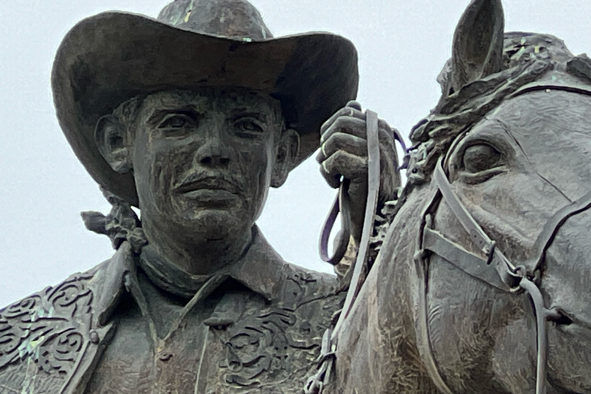 Hay quienes afirman que el monumento al Cuerudo Tamaulipeco de Victoria es a su vez un monumento al ex gobernador de Tamaulipas, Eugenio Hernández Flores. Foto: Daniel Espinoza