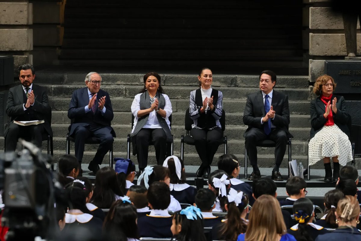 Clara Brugada en presentación Vive saludable. Foto: @GobiernoMX | Canva