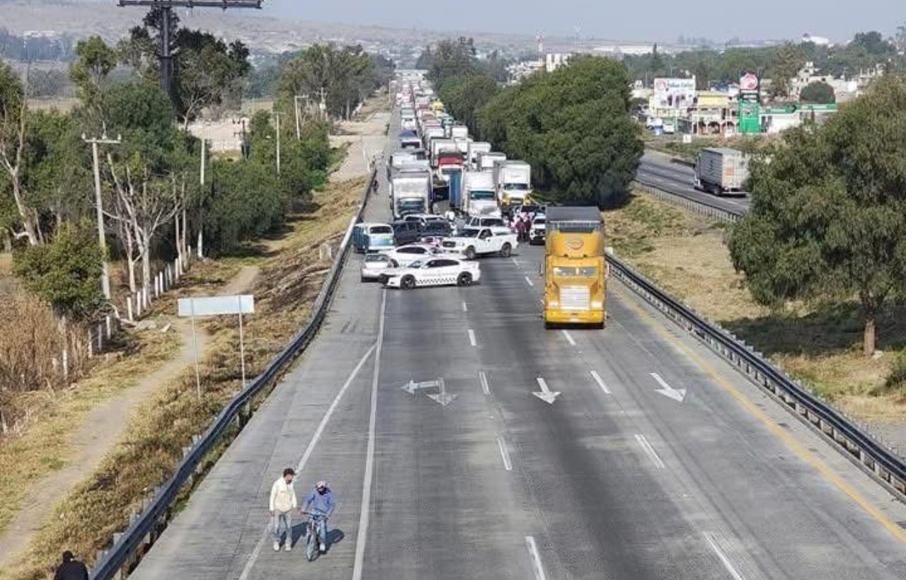 El bloqueo se realizará este miércoles a las seis de la mañana en la autopista México-Pachuca, toma tus precauciones.