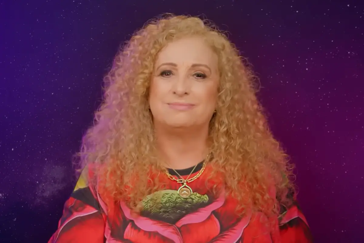 Mizada nos recuerda la importancia de evitar críticas y juicios, ya que todos cargamos maletas diferentes. Foto: Captura