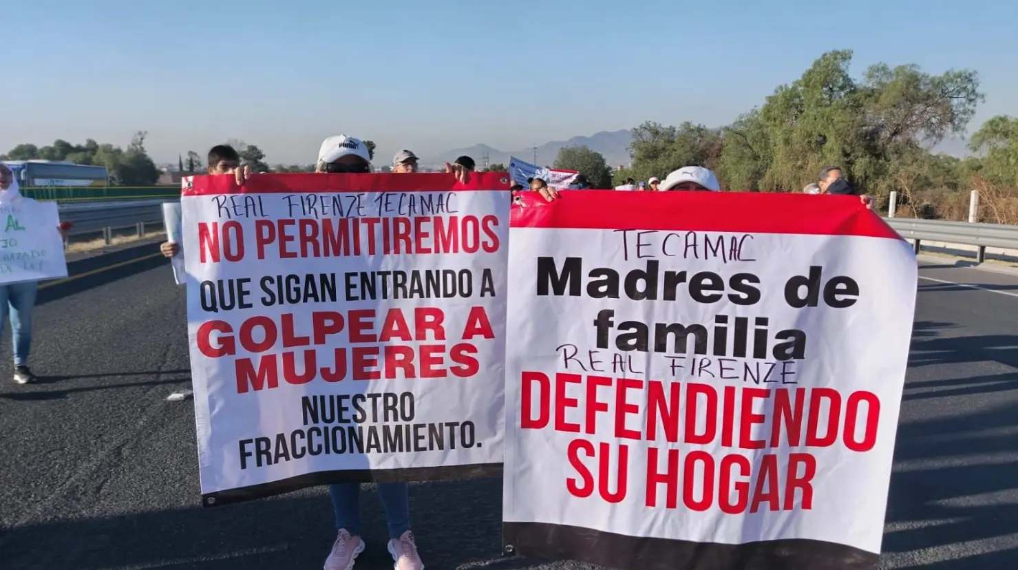 Habitantes del municipio de Tecámac que exigen una solución a la gobernadora Delfina Gómez Álvarez. Imagen: Israel Lorenzana