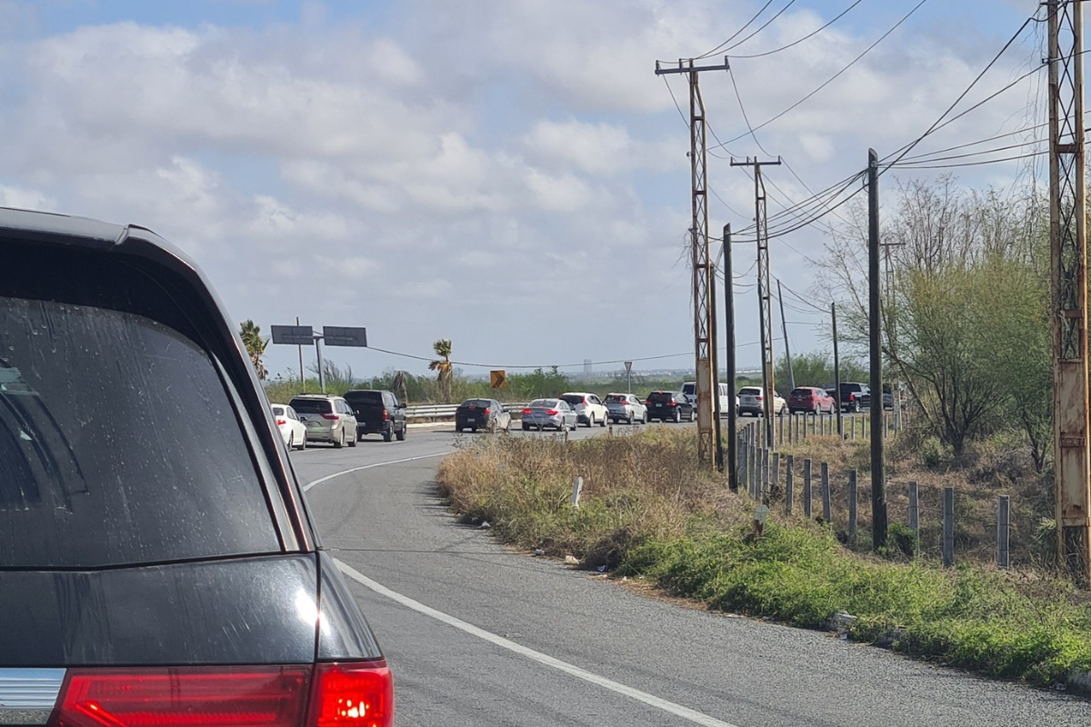 Si planeas cruzar a los Estados Unidos por alguno de los puentes internacionales de Tamaulipas con Texas, debes informarte de los tiempos de cruce actualizados. Foto: Redes sociales 