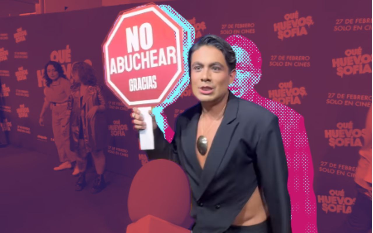 El influencer Torpecillo asistió con un cartel que no pasó desapercibido a la premiere de la película Qué huevos Sofía. FOTO: CANVA/IG: @gabocuevasc