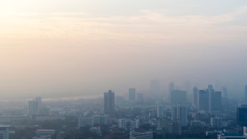 Activan contingencia ambiental en el Valle de México, estos autos descansan