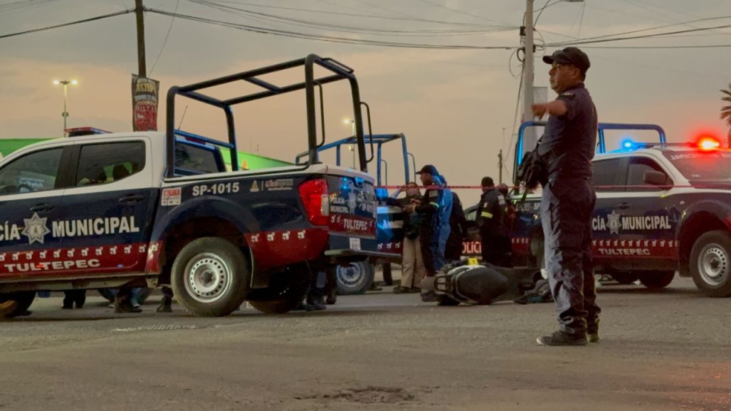 Muere mujer motociclista arrollada por un tráiler en Tultepec