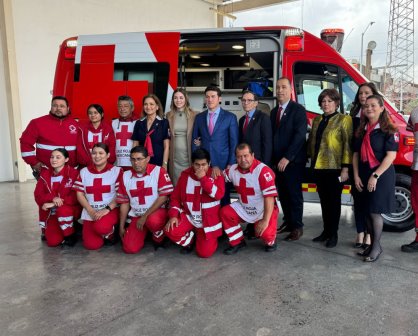 Samuel García inicia la colecta anual de la Cruz Roja 2025