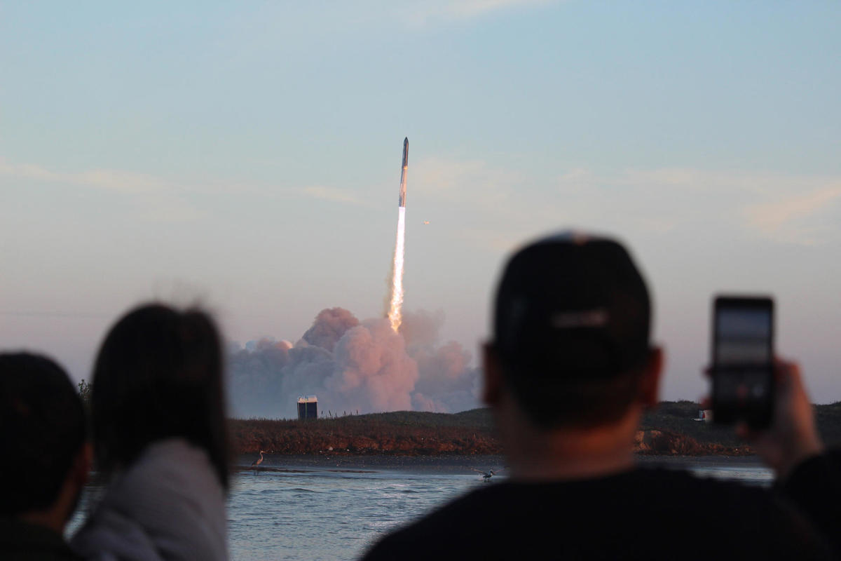 Despegue de Starship desde Starbase, visto desde Matamoros, Tamaulipas. Foto: Redes Sociales