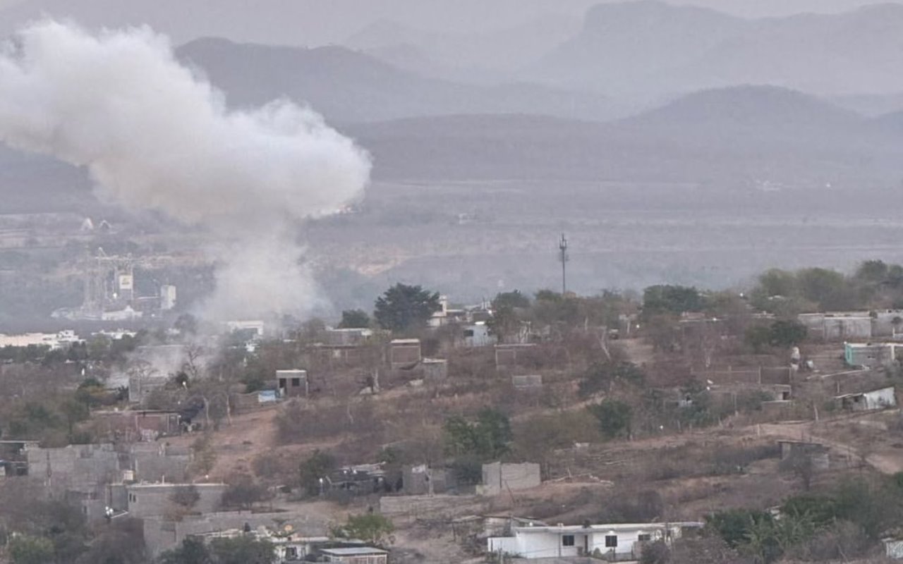 Zona de la explosión vista desde lejos. Foto: X (@NewsSinaloa)