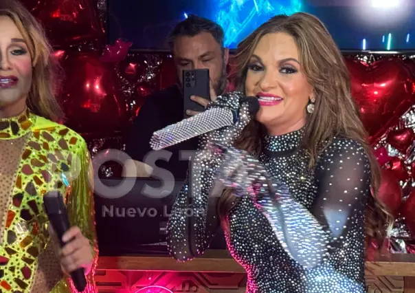 Mariana Seoane ofrece show en Monterrey tras muerte de su mamá