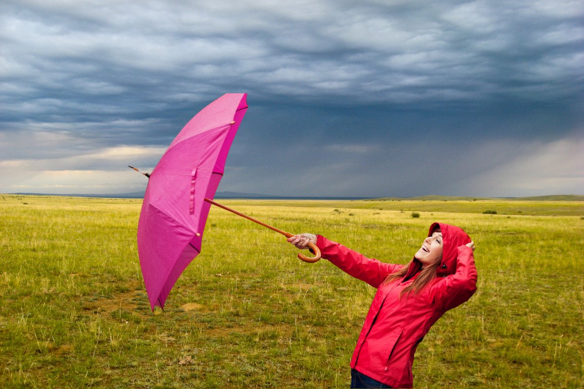 El clima en Tamaulipas para este viernes estará marcado por cielo nublado y lluvias aisladas en algunas regiones, de acuerdo con el pronóstico del Servicio Meteorológico Nacional (SMN). Foto: CANVA