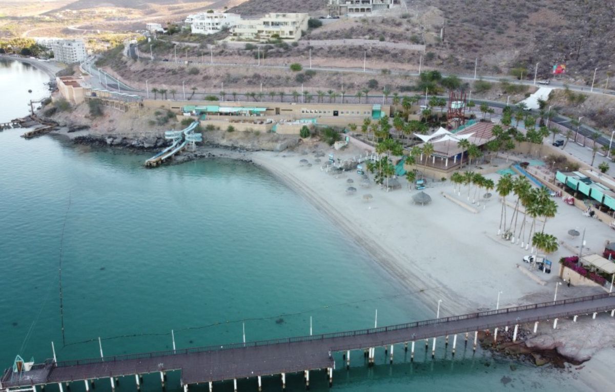 Playa El Coromuel, con su certificación Blue Flag, asegura la calidad del agua y el buen mantenimiento de sus instalaciones. Foto: Turismo La Paz