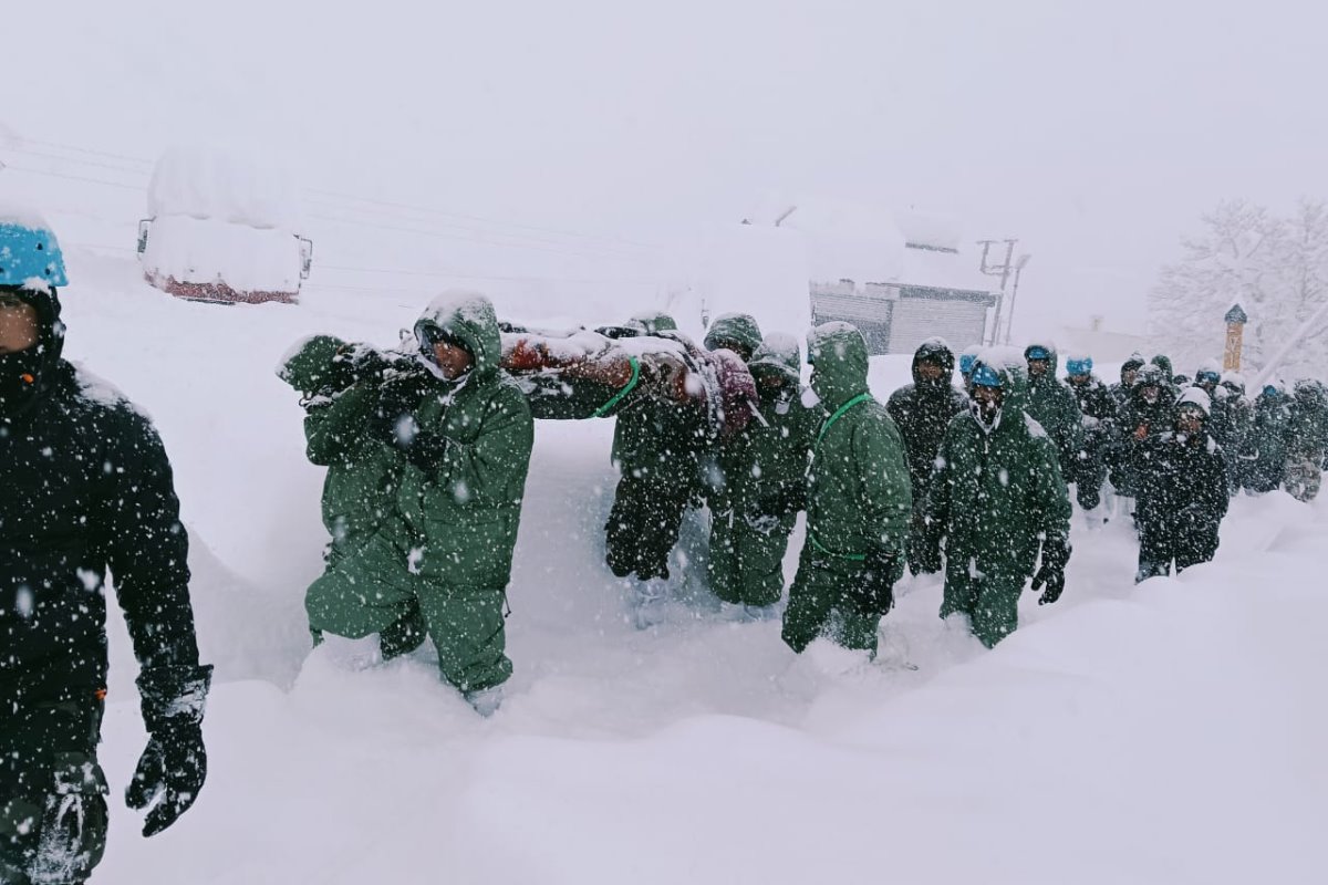 Brigada IBEX del ejército realiza rescate bajo nevadas. Créditos: X (@TTENDENCIASENX).