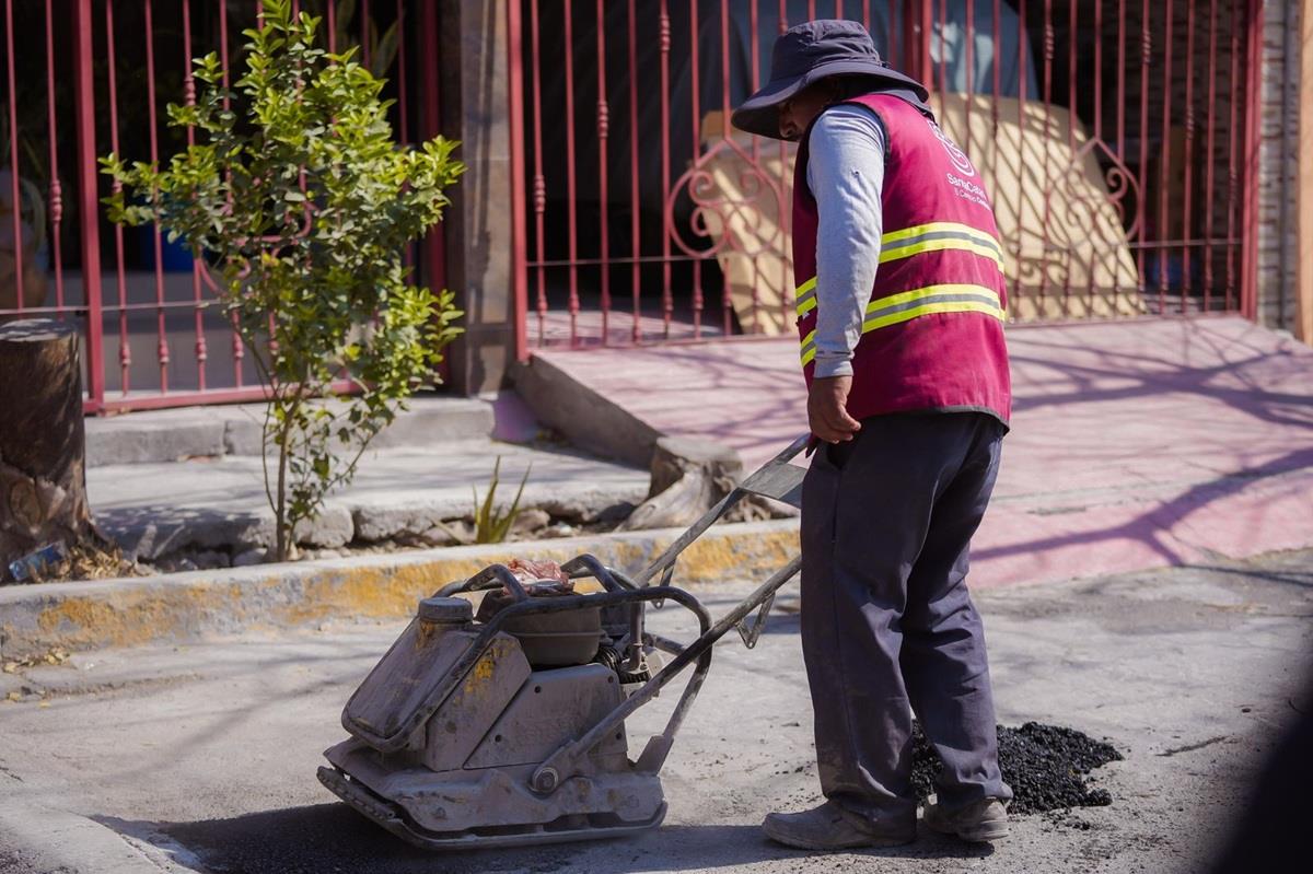 El municipio de Santa Catarina, ha atendido 722 baches en diversas colonias de la ciudad como parte de un programa de bacheo permanente. Foto: Gobierno de Santa Catarina