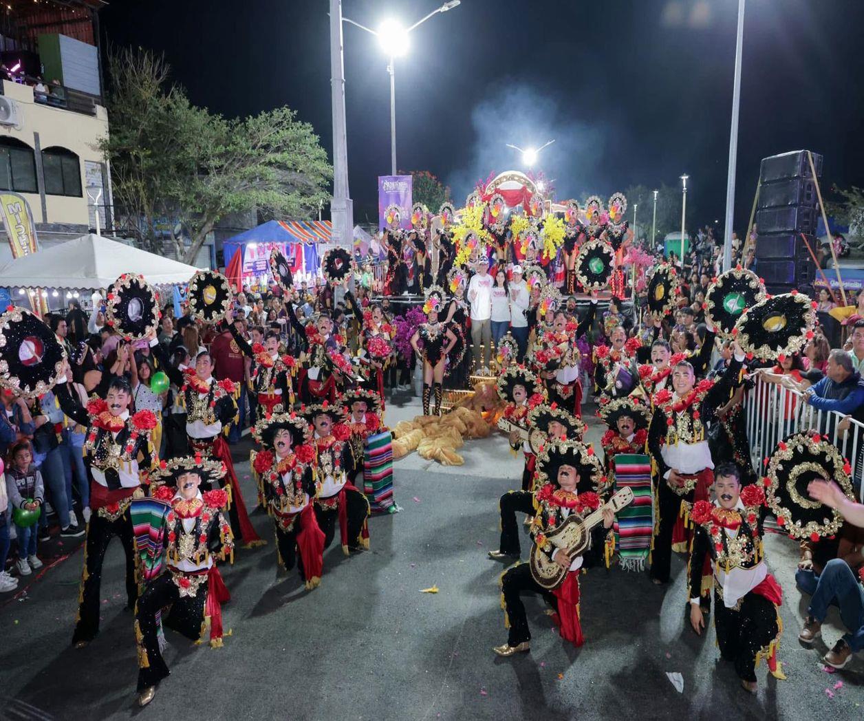 El evento marcó el comienzo de unas fiestas que cautivaron a todos los presentes con su energía y entusiasmo. Foto: redes Sociales