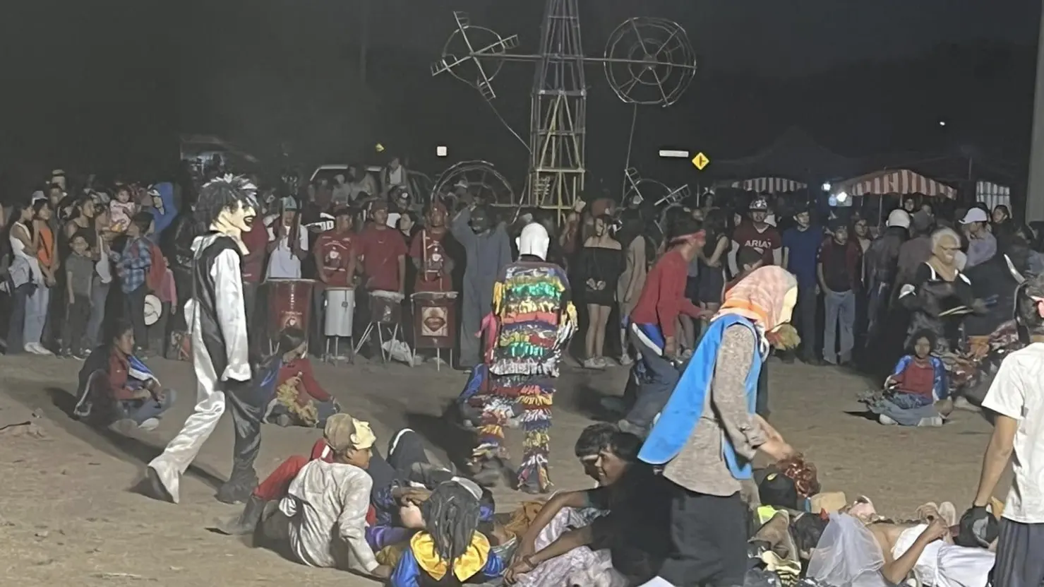 El pequeño cerro ubicado a 15 minutos de Durango en el que cada año celebran a la Santa Cruz