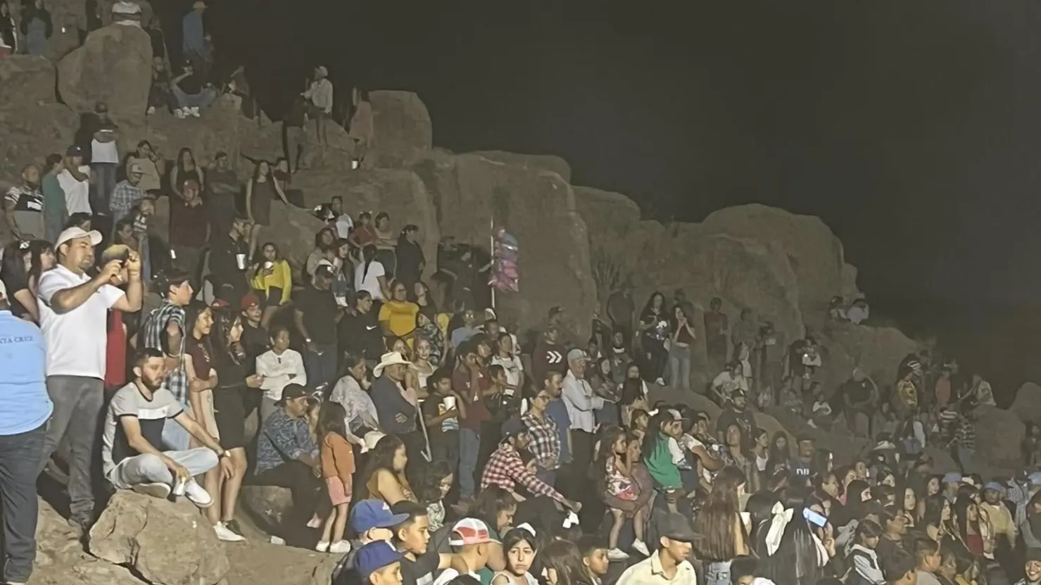 El pequeño cerro ubicado a 15 minutos de Durango en el que cada año celebran a la Santa Cruz