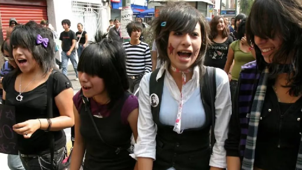 Marcha Emo 2025 en CDMX, celebrarán 20 años de la tribu que marcó los 2000