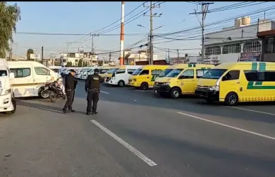 Transportistas se manifiestan en Tecámac, piden piso parejo en concesiones