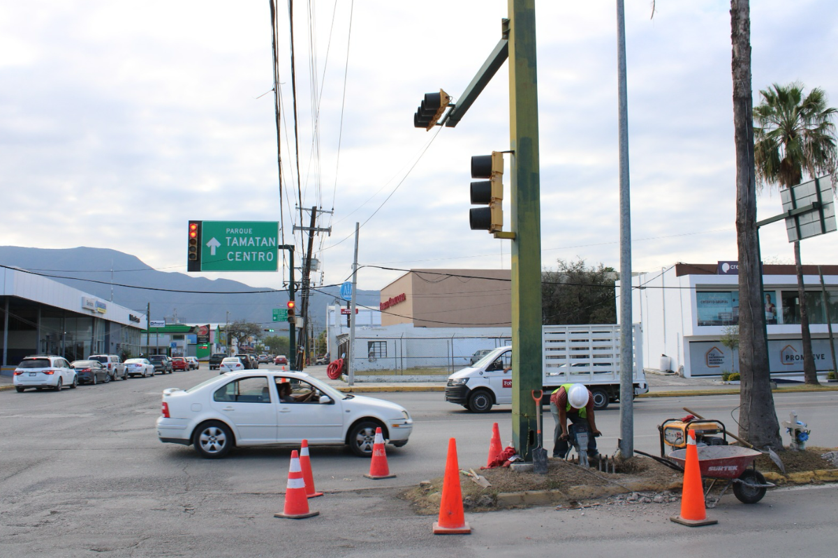 El proyecto de semaforización en la capital de Tamaulipas prevé reemplazar poco más de la mitad de los semáforos con los que cuenta la ciudad. Foto: Carlos García