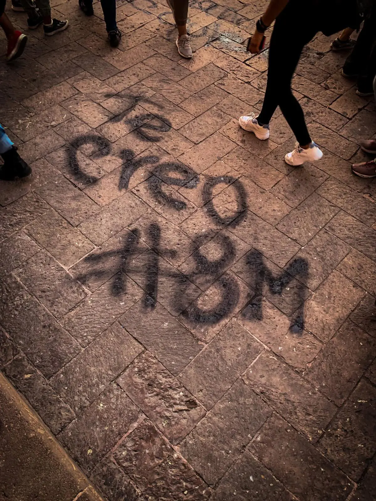 Pintas en marcha feminista del 8M en Saltillo / Foto: Yuzaleth Rocha