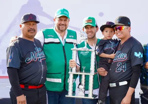 Tomás Gutiérrez inaugura Liga Municipal de Béisbol en Ramos Arizpe
